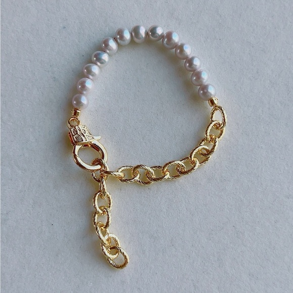 Jewelry - M41 Handmade Freshwater Pearl Bracelet